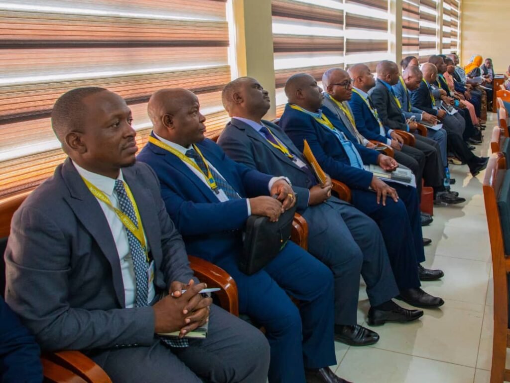 SERIKALI YAPONGEZWA JUU YA KIMA CHINI CHA MSHAHARA 4 SERIKALI YAPONGEZWA JUU YA KIMA CHA CHINI CHA MSHAHARA-pesatu.co.tz