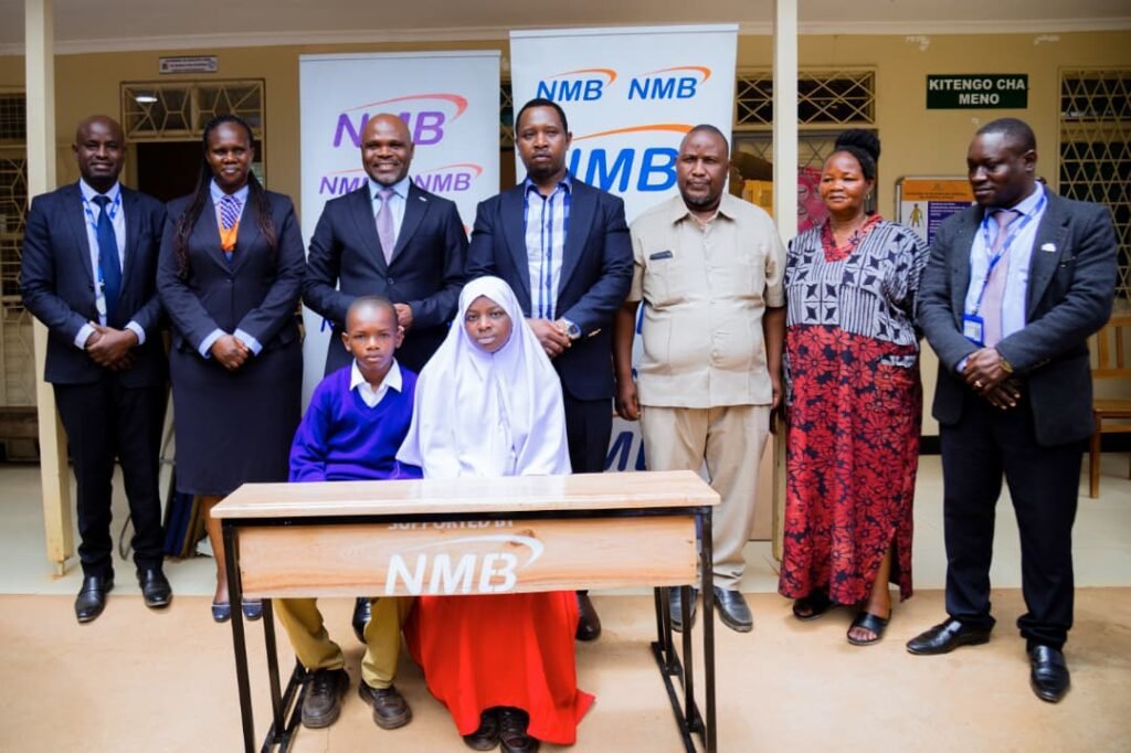 MCHANGO WA NMB LUSHOTO WAINUA SEKTA YA AFYA NA ELIMU -pesatu.co.tz