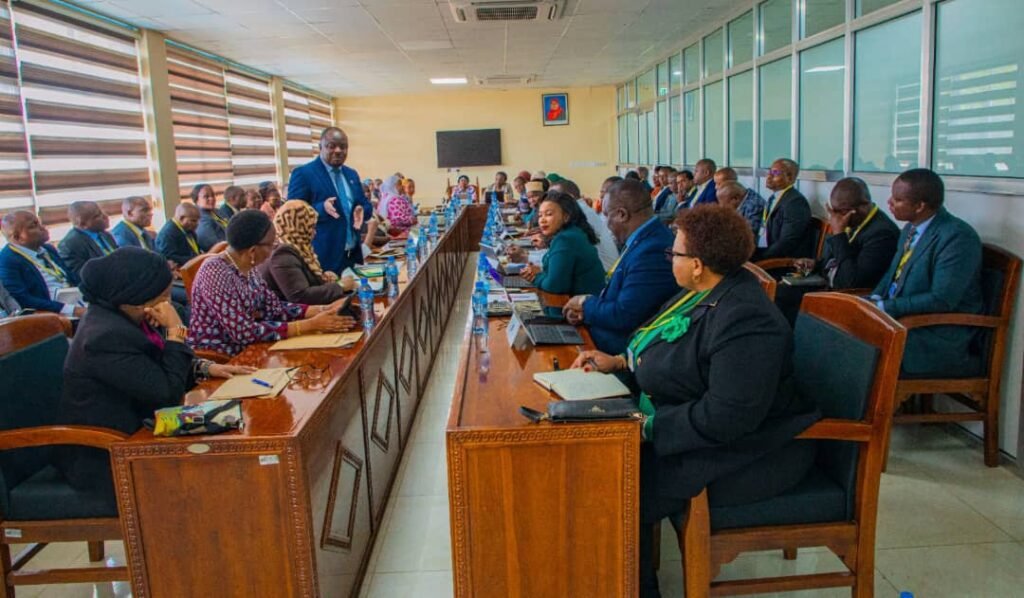 SERIKALI YAPONGEZWA JUU YA KIMA CHINI CHA MSHAHARA 5 SERIKALI YAPONGEZWA JUU YA KIMA CHA CHINI CHA MSHAHARA-pesatu.co.tz