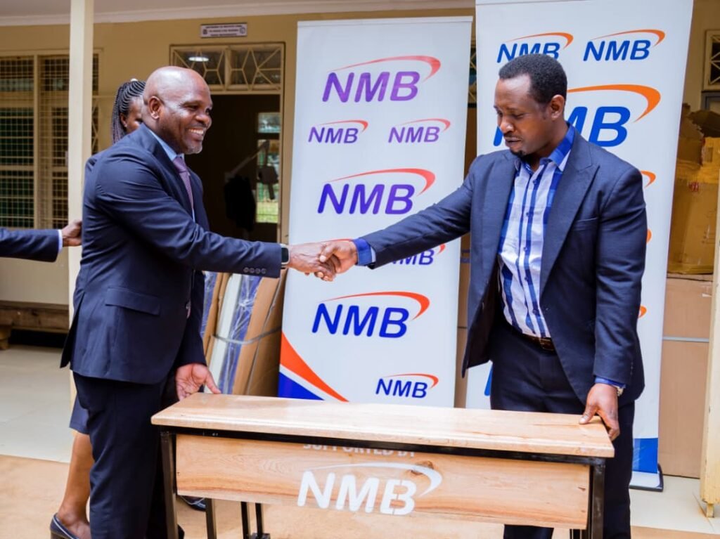 MCHANGO WA NMB LUSHOTO WAINUA SEKTA YA AFYA NA ELIMU -pesatu.co.tz