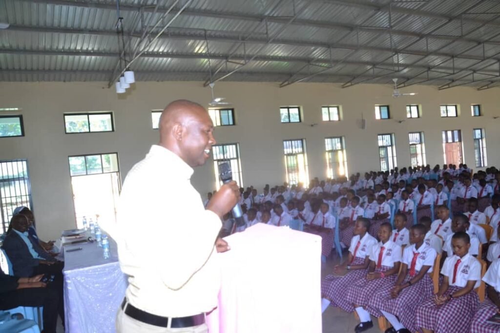 AQRB YAKABIDHI ZAWADI KWA WASHINDI 2024/25 -pesatu.co.tz