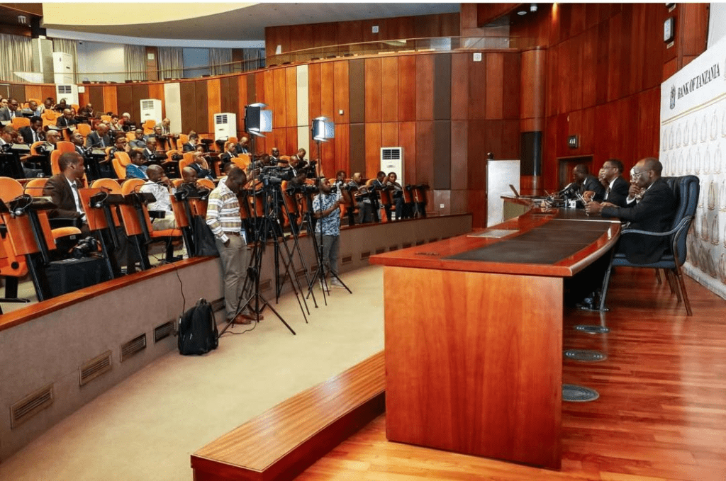 BOT YABAKIZA RIBA YA BENKI KUU YA 5.75% KWA ROBO YA KWANZA 2026 3 BOT YABAKIZA RIBA YA BENKI KUU YA 5.75% KWA ROBO YA KWANZA 2026.pesatu.co.tz